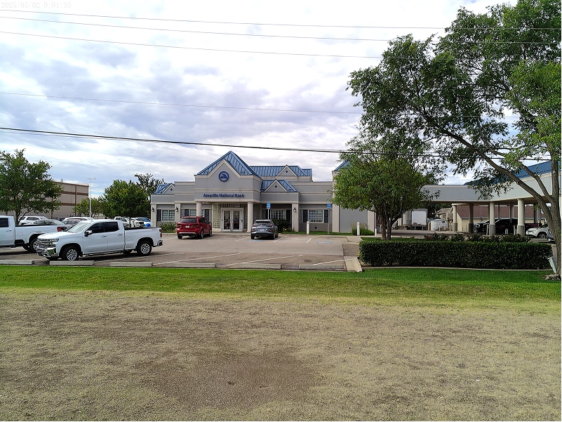 Amarillo National Bank Southeast Branch seen across the lawn in Amarillo, TX