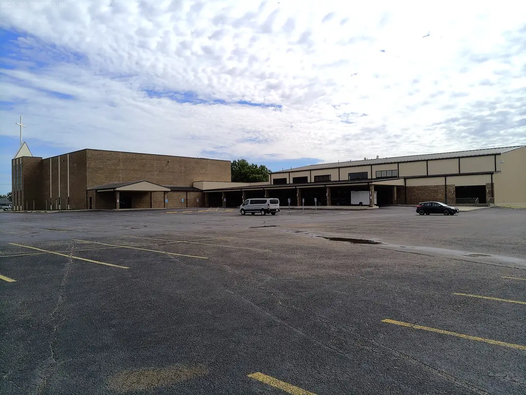 Full length of the Arden Road Baptist Church campus