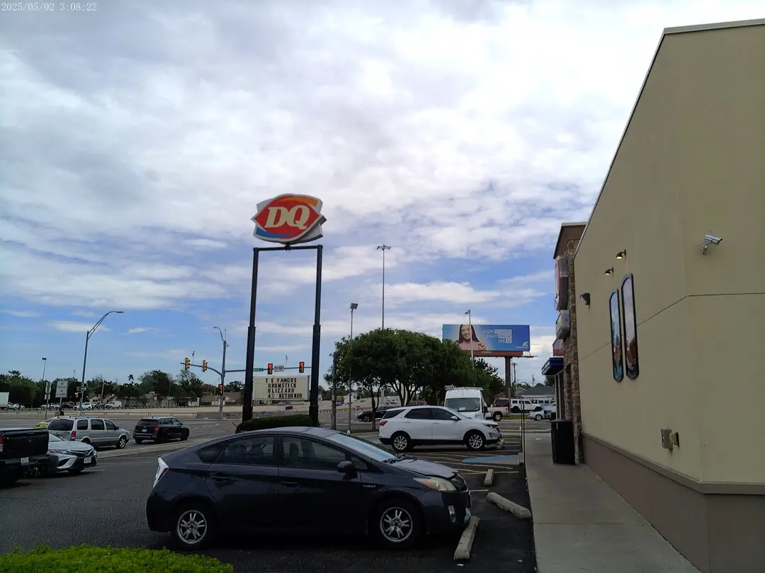 Dairy Queen pole sign beside the restaurant on Washington Street