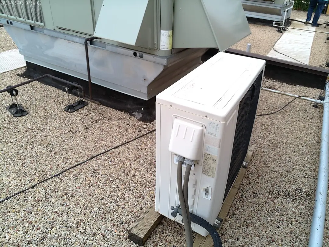 Rooftop HVAC unit and condenser on the Texas DPS building