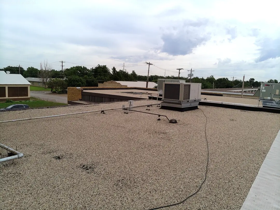 Flat roof with rooftop units on the Texas DPS building in Childress